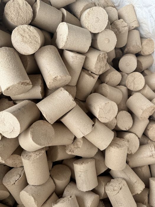 Брикет паливний шашка дрова пелета тріска щепа