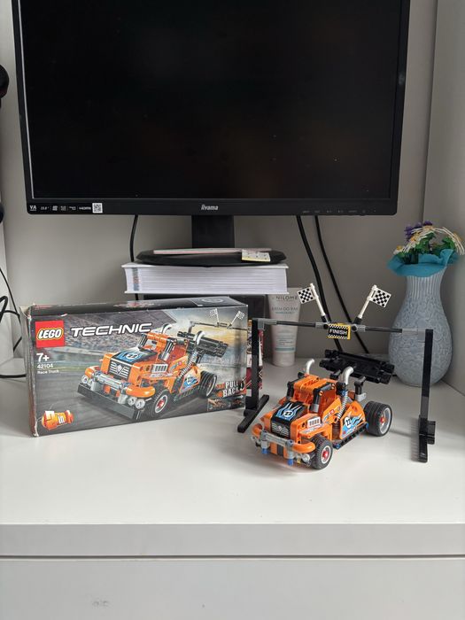Lego Technic 42104.