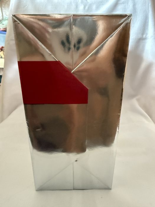 Пакеты Mont blanc, Dior, Chanel, Brocard, Shiseido.