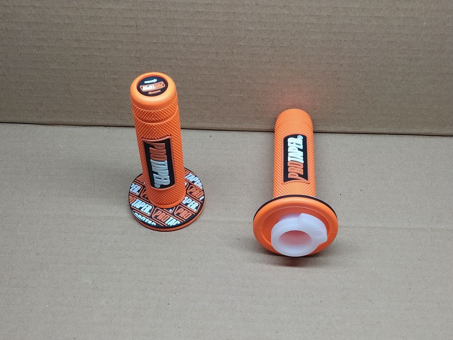 Ручки руля мото грипсы (пара) "PRO TAPER"  с ручкой газа, универсальне