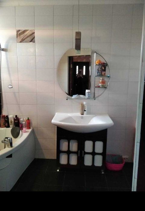 Гарний просторий будинок у передмісті Одеси