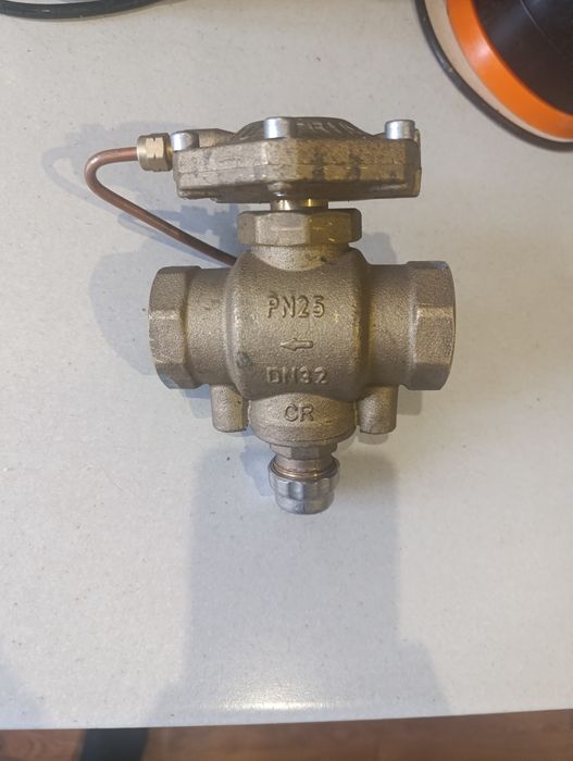 Регулятор розхода Herz 4001 
ГлаH