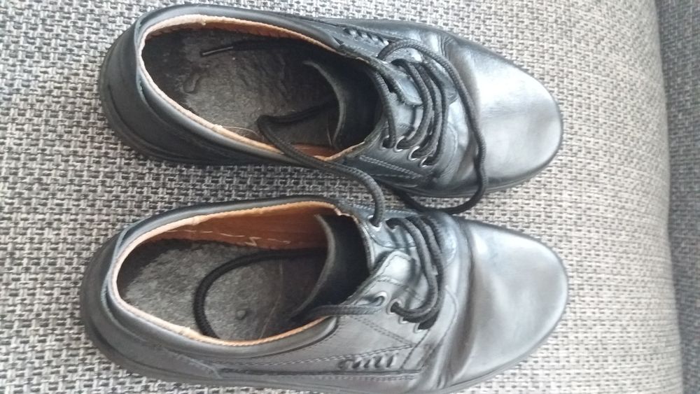 Sapatos de homem n.  40