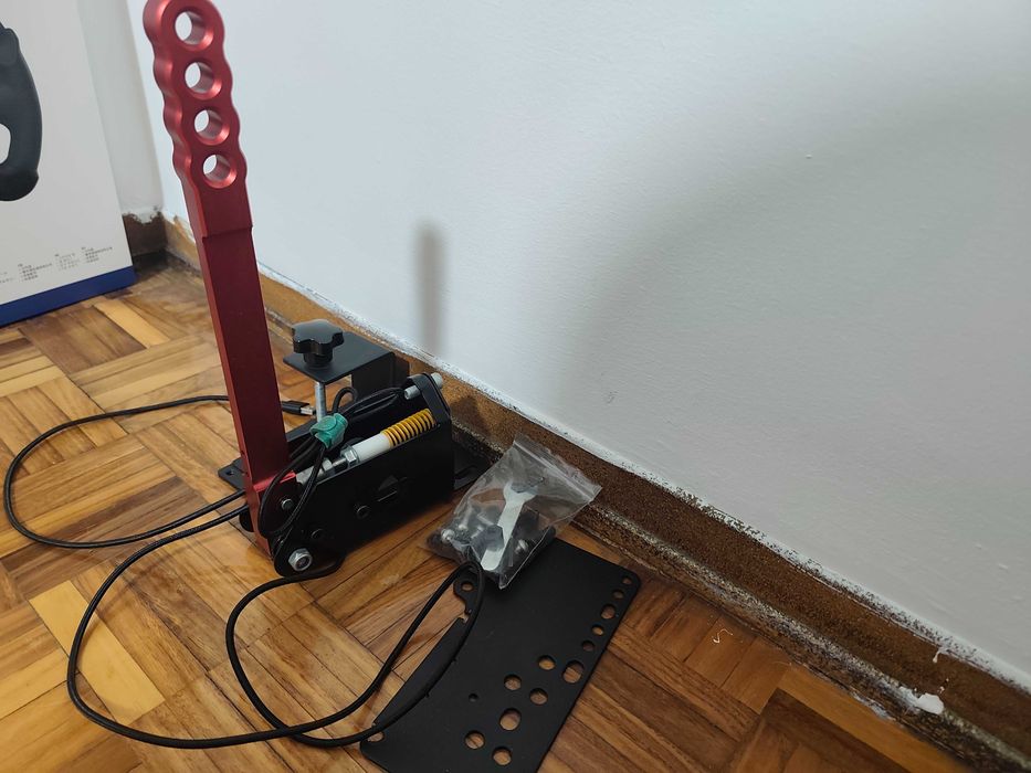 Travão de mão para uso exclusivo no PC