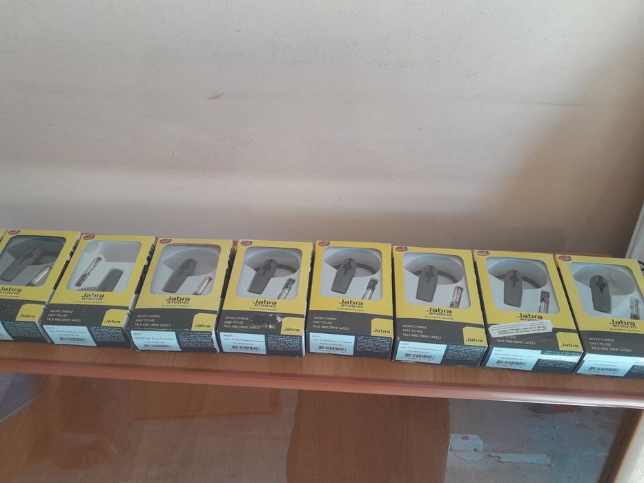 Продам блютуз гарнитуры новые Jabra BT2040