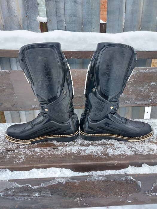 Мотоботи крос єндуро Leat Alpinestars TCX Sidi Gaerne Tech Fox Oneal