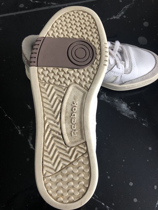 Кросівки Reebok.