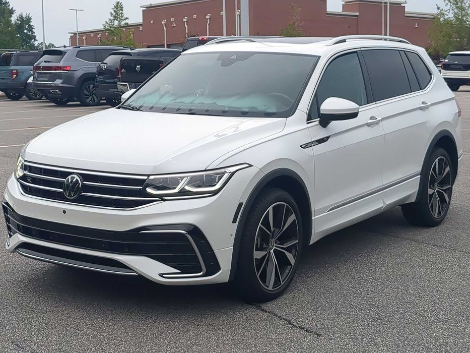 Volkswagen Tiguan 2.0T      2024