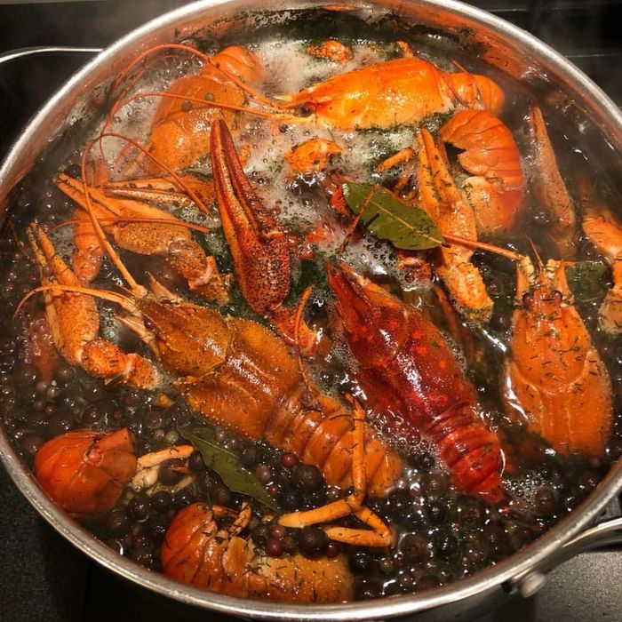 Раки живые,варенные