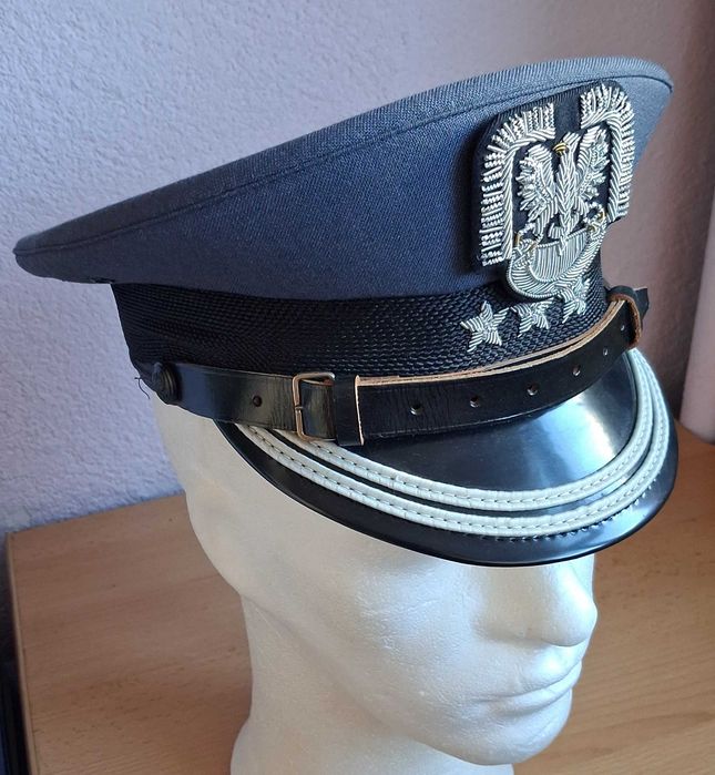 Stara czapka płk Wojsk Lotniczych PRL w rozmiarze 56