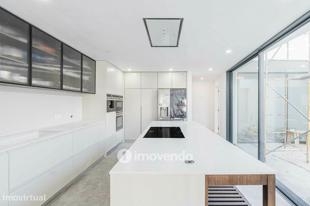 Moradia T2+2 moderna e premium, com garagem, em Alcochete