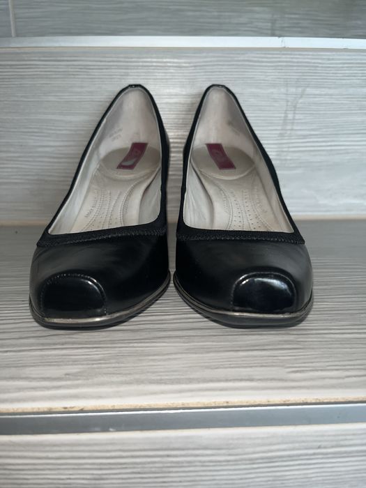 Buty na obcasie damskie Clarks 38