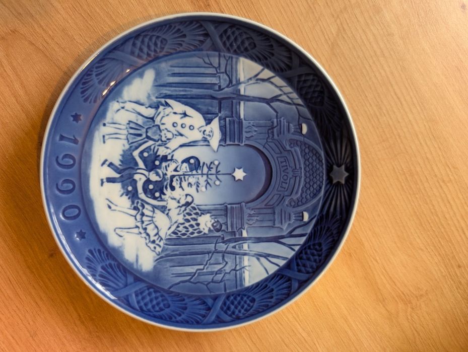 Royal Copenhagen 1990 talerzyk + filiżanka