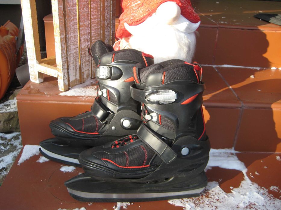 Łyżwy dziecięce regulowane, stan b.dobry.