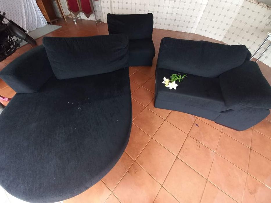 Sofá preto grande