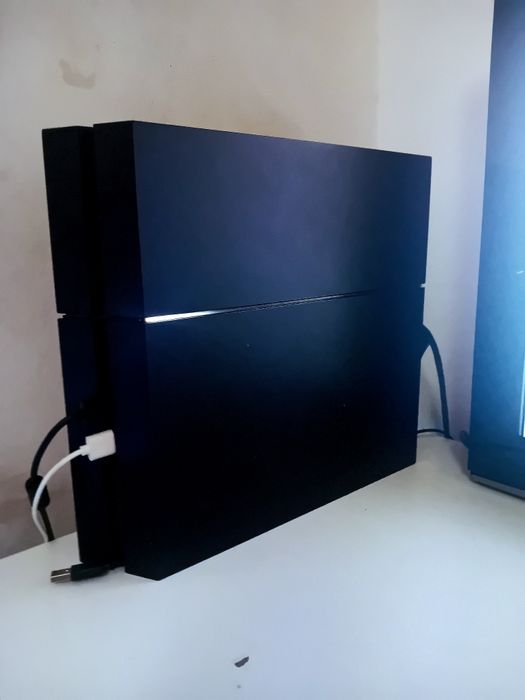 PS4 500GB a funcionar – não lê discos