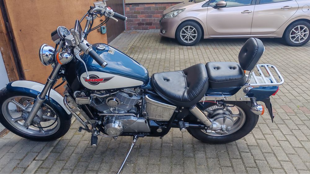Honda shadow vt 1100 c  15000 km stan kolekcjonerski