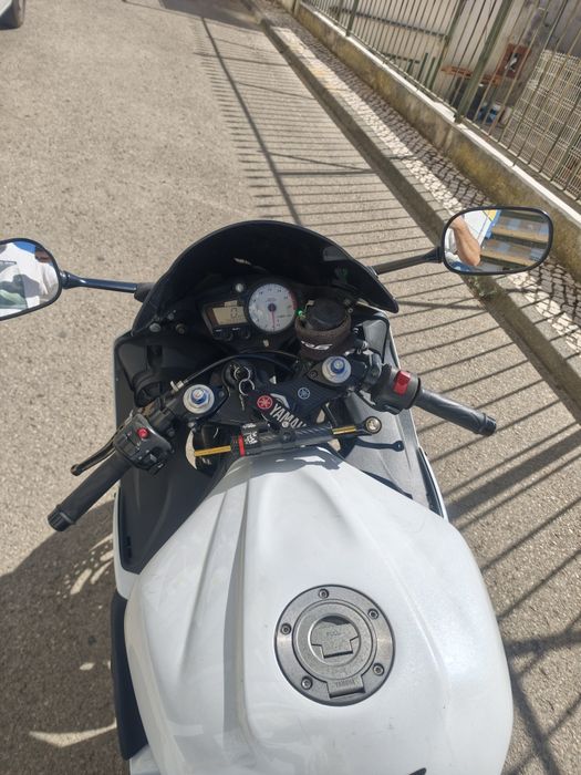 Yamaha R6 2004 .