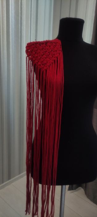 Прикраса на піджак макраме Наплічник