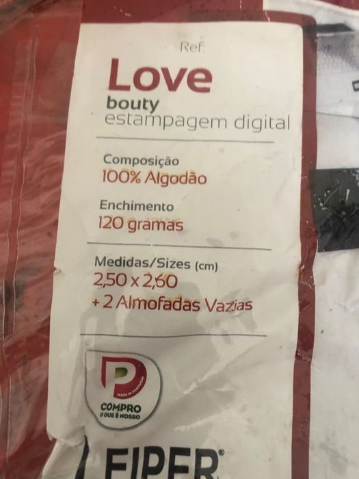 Edredão Love com almofadas