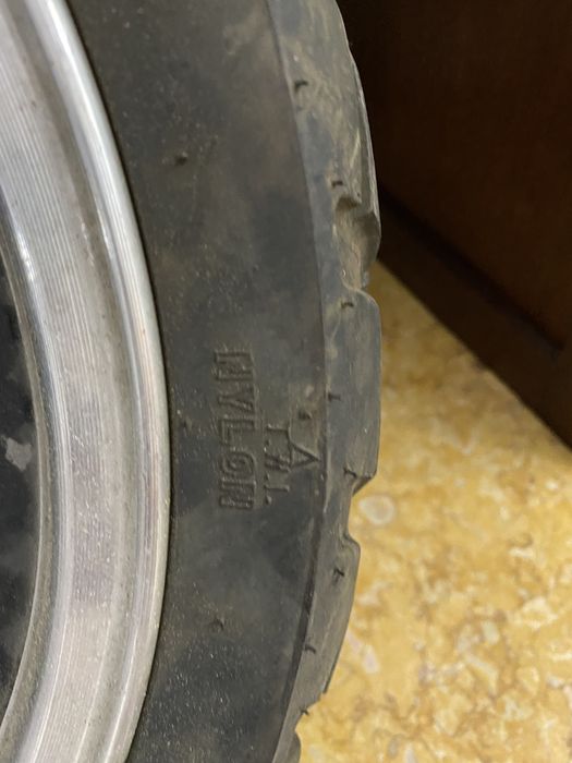 Pneu em ótimo estado