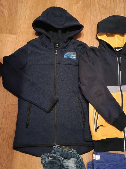 Bluzy i Spodnie chłopięce r. 134/140