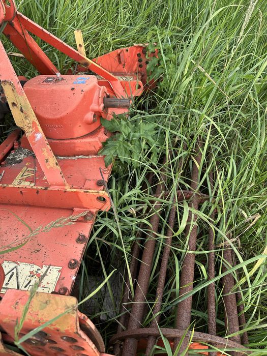 Продам вертикальну фрезу Kuhn HRB 152