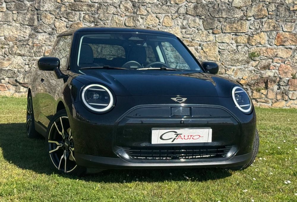 MINI 3 Portas Cooper E Favoured M