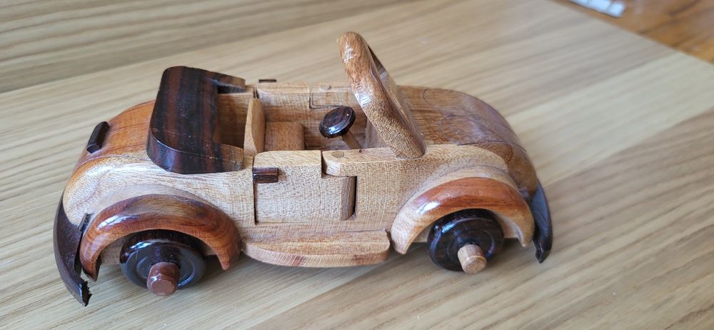 Miniatura Carocha em madeira