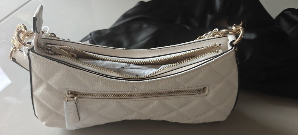 Нова  жіноча сумка  Guess