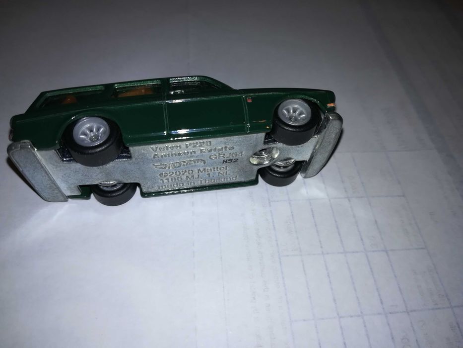 1/64 volvo p220 amazon estate (hot wheels premium) raro