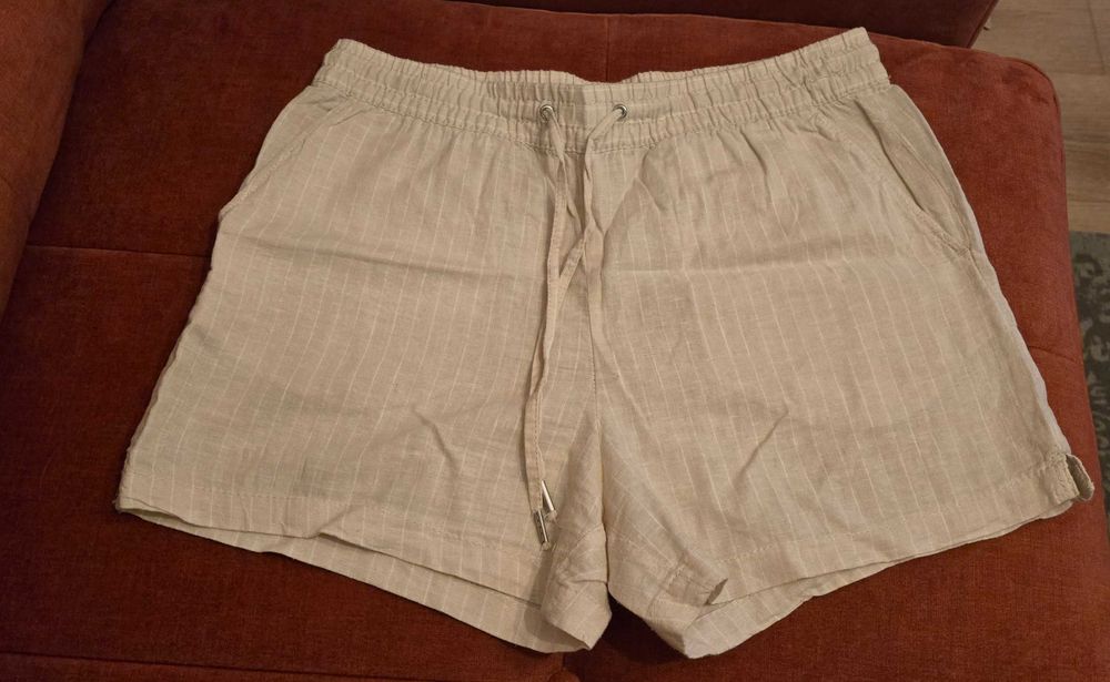 Jasne szorty z materiału H&M
