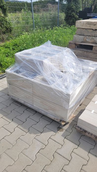 Pustak Rezydencja Solo oraz daszki firmy BrukBet