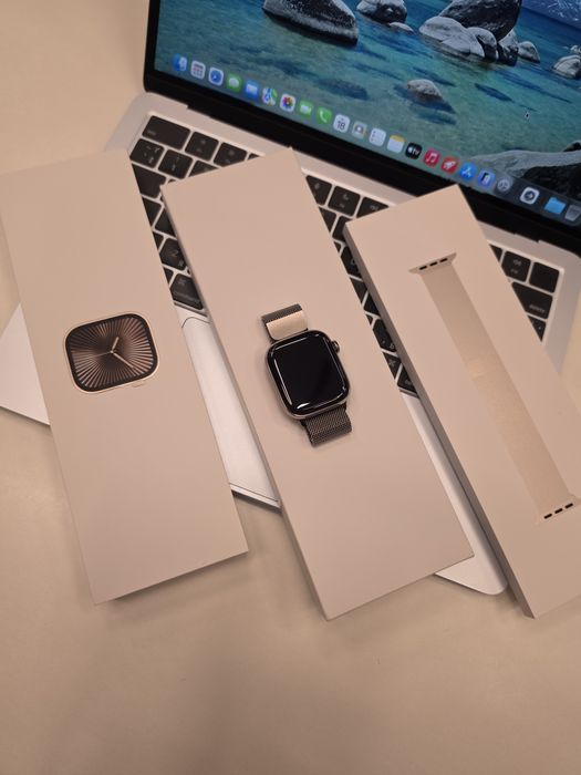 Apple Watch 10 42mm titanium