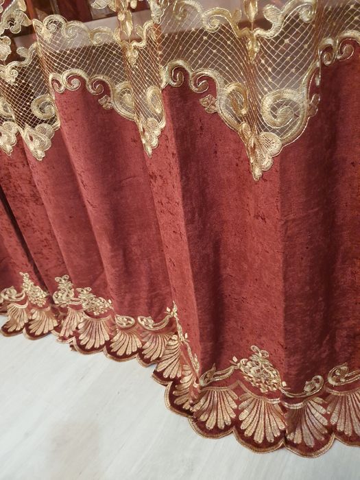 Piękne zasłony Glamour że złotymi haftami
