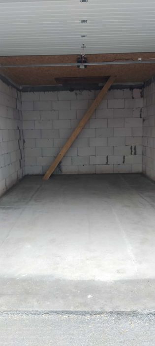 Продається двоповерховий гараж у Святопетрівському