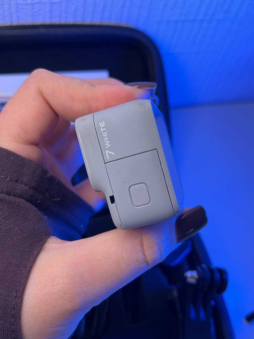 Екшн-камера GoPro Hero 7 white з флешкою