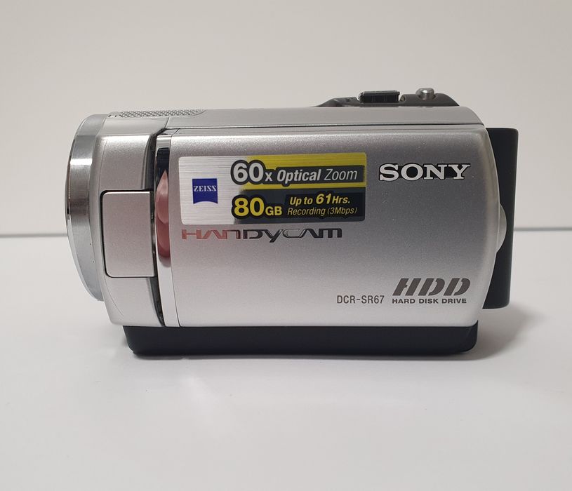 Цифровая видеокамера Sony Handycam DCR-SR67.