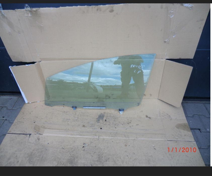 Szyba drzwi lewych przednich do Toyoty PRIUS 3