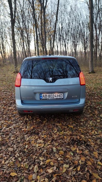 Peugeot 5008 гарний стан