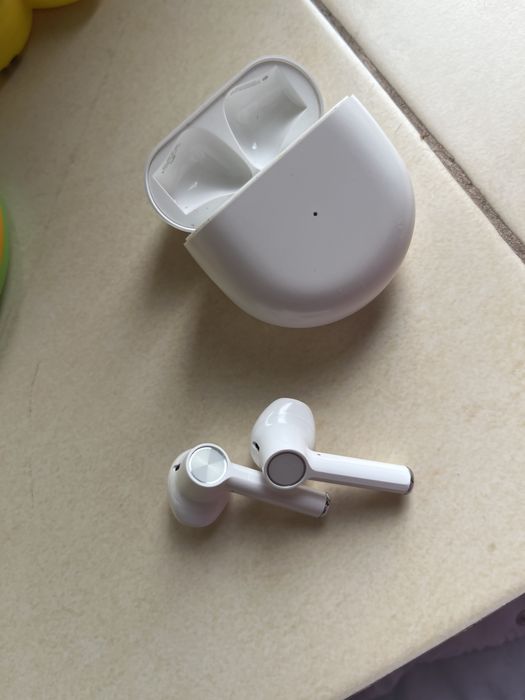 OnePlus Buds - бездротові bluetooth навушники