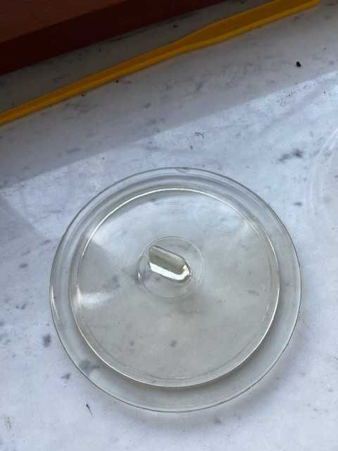 szklana "beczka" z przykrywką