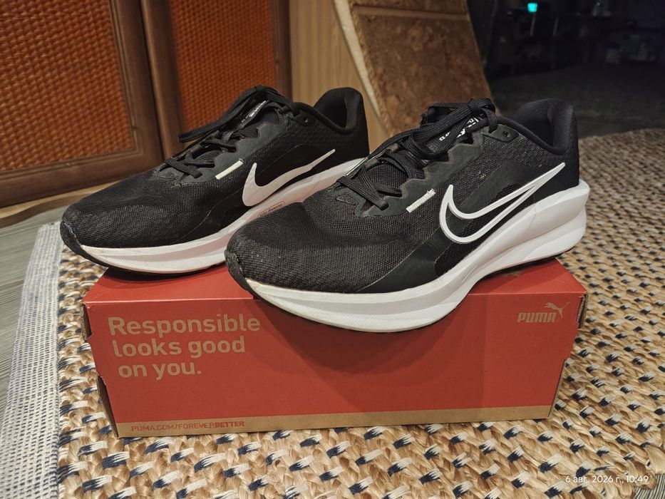 Продам кроссовки Nike