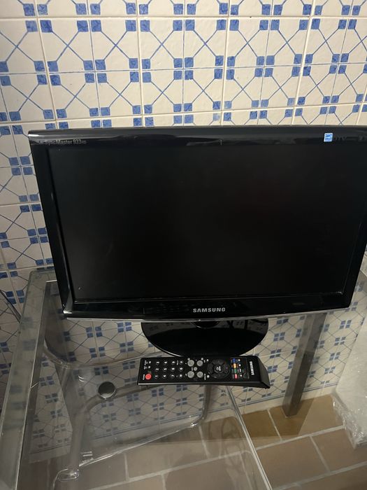 Samsung Monitor LCD Com sintonizador de TV - 19"