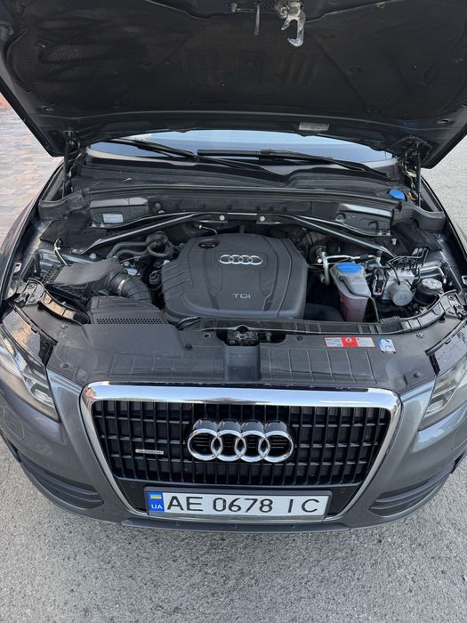 Audi Q5 2012 2л дизель Quattro