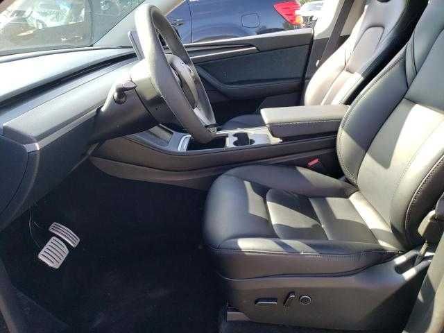 Tesla Model Y 2023 /