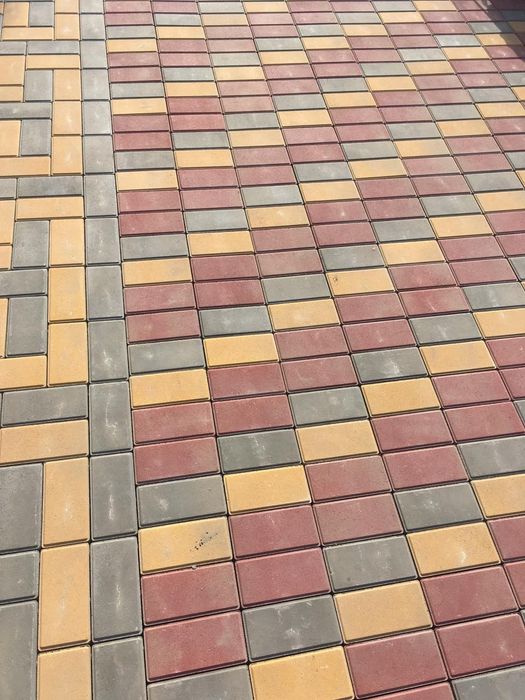 Кладемо тротуарну плитку під ваш вкус