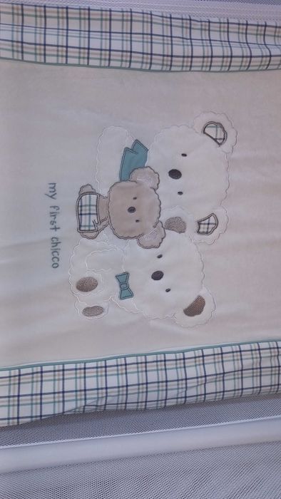 Colcha chicco e 2 lençóis de baixo com elástico