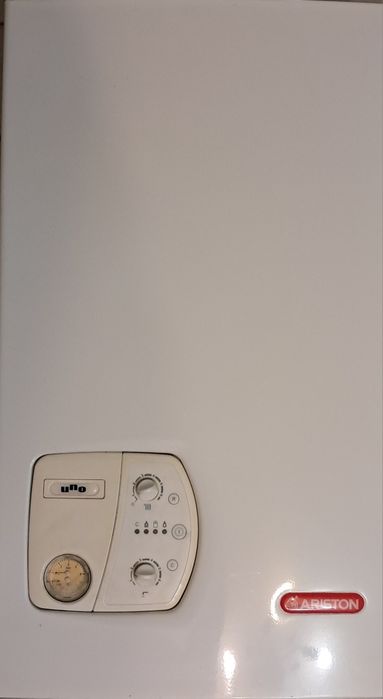 Ariston Uno 24 kw турбований Розборка газових котлів