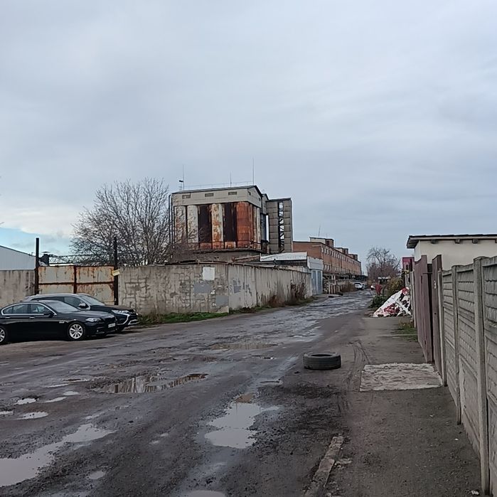 Сдам свой дачний домик в городе  рядом с 6  Больницей. Можно под склад